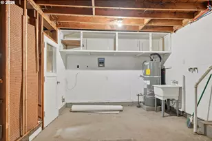 647 Ellsworth St, Eugene, OR 97402 - Photo 37