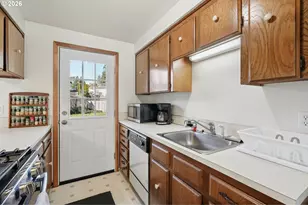 6695 SW 172nd Ave, Beaverton, OR 97007 - Photo 15