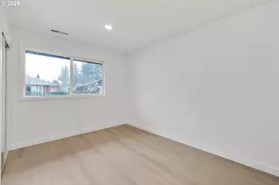 18124 SE Stephens St, Portland, OR 97233 - Photo 15