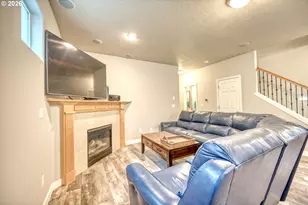 3518 SE Pinewood Ave, Hillsboro, OR 97123 - Photo 9