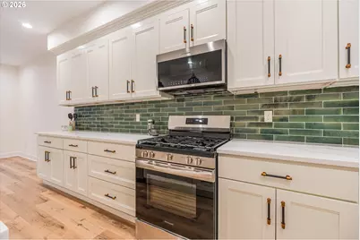 11819 SW 60th Ave, Portland, OR 97219 - Photo 17