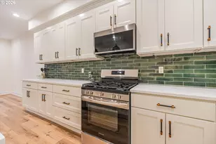 11819 SW 60th Ave, Portland, OR 97219 - Photo 17