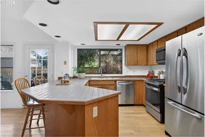 1244 NE 56th Ct, Hillsboro, OR 97124 - Photo 11