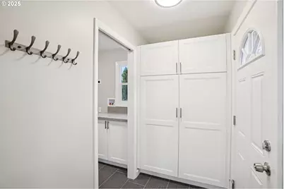 1405 SE 85th Ave, Portland, OR 97216 - Photo 13