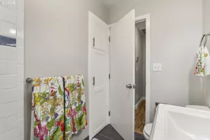 1405 SE 85th Ave, Portland, OR 97216 - Photo 15