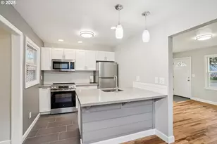 1405 SE 85th Ave, Portland, OR 97216 - Photo 9