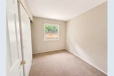 14645 SE Mill St, Portland, OR 97233 - Photo 9