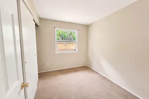 14645 SE Mill St, Portland, OR 97233 - Photo 9