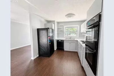 14645 SE Mill St, Portland, OR 97233 - Photo 7