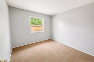 14645 SE Mill St, Portland, OR 97233 - Photo 11