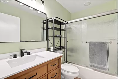 406 E Mission Dr, Newberg, OR 97132 - Photo 17