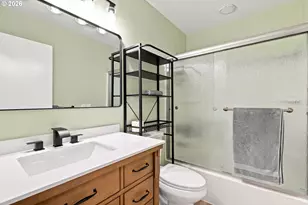 406 E Mission Dr, Newberg, OR 97132 - Photo 17