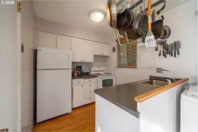 847 SW Broadway Dr #32, Portland, OR 97201 - Photo 5