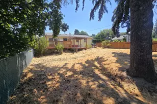 1515 Mt Hood St, The Dalles, OR 97058 - Photo 3