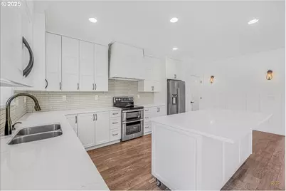 14641 SE Thornapple Ln, Milwaukie, OR 97267 - Photo 11