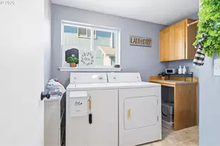 227 W 14th St, Lafayette, OR 97127 - Photo 25