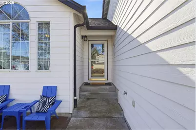 227 W 14th St, Lafayette, OR 97127 - Photo 3