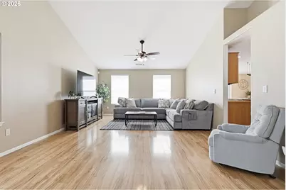 227 W 14th St, Lafayette, OR 97127 - Photo 9