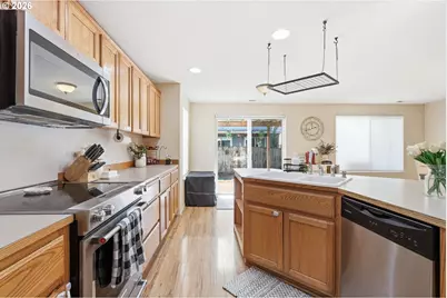 227 W 14th St, Lafayette, OR 97127 - Photo 13