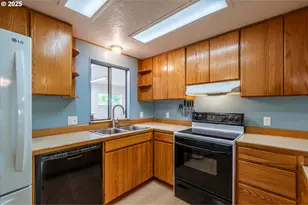 93126 Snedden Ln, Coos Bay, OR 97420 - Photo 9