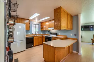 93126 Snedden Ln, Coos Bay, OR 97420 - Photo 11