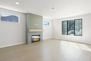 404 W 20th Wy, La Center, WA 98629 - Photo 3