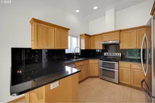 589 Mary Neal Ln, Creswell, OR 97426 - Photo 15