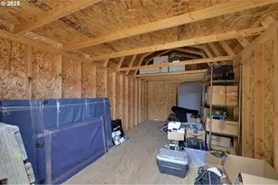 589 Mary Neal Ln, Creswell, OR 97426 - Photo 43