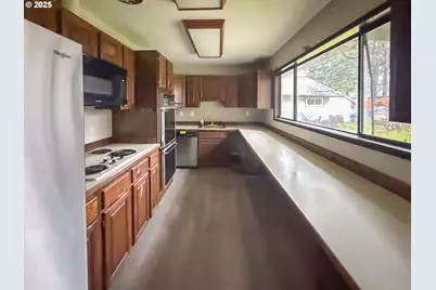 16830 SE Rhine St, Portland, OR 97236 - Photo 3
