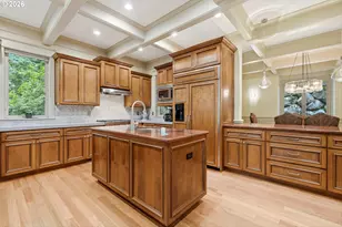 17410 Upper Cherry Ln, Lake Oswego, OR 97034 - Photo 7