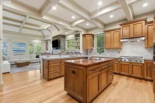 17410 Upper Cherry Ln, Lake Oswego, OR 97034 - Photo 7