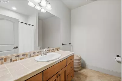 17410 Upper Cherry Ln, Lake Oswego, OR 97034 - Photo 25