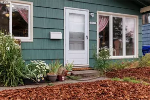10021 SE Harold St, Portland, OR 97035 - Photo 5