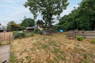 10021 SE Harold St, Portland, OR 97035 - Photo 29