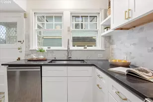 2451 SE Salmon St, Portland, OR 97214 - Photo 13