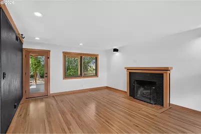 7021 SW Stephen Ln, Portland, OR 97225 - Photo 5