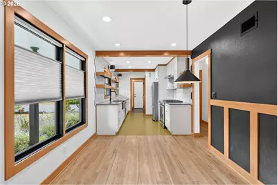 7021 SW Stephen Ln, Portland, OR 97225 - Photo 9