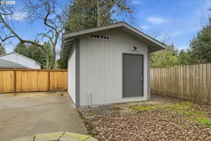835 Bobolink Ave, Eugene, OR 97404 - Photo 29