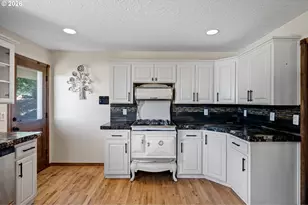 3955 Sunset Hills Dr, Turner, OR 97392 - Photo 9