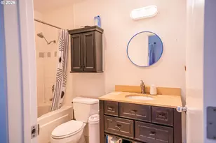 6605 W Burnside St, Portland, OR 97210 - Photo 23