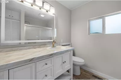 425 S Lincoln St, Seaside, OR 97138 - Photo 21