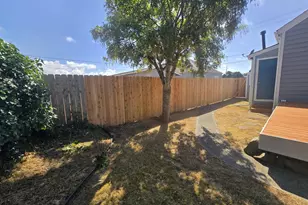 425 S Lincoln St, Seaside, OR 97138 - Photo 5