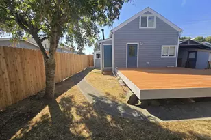 425 S Lincoln St, Seaside, OR 97138 - Photo 3