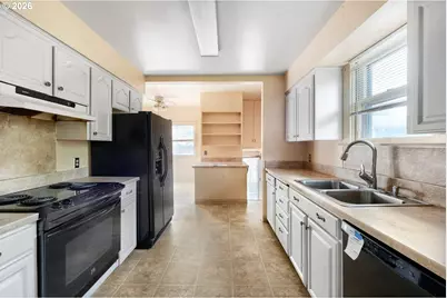 5218 NE 18th Ave, Portland, OR 97211 - Photo 9