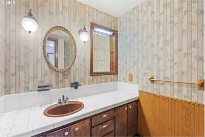 31762 Nichols Ln, Cottage Grove, OR 97424 - Photo 19