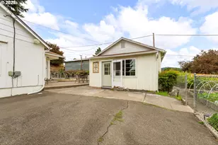 157 NE Spencer Ct, Roseburg, OR 97470 - Photo 33