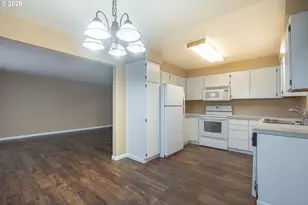 401 Madrona Ave SE, Salem, OR 97302 - Photo 3