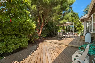 16085 NW Harriet Ct, Beaverton, OR 97006 - Photo 31