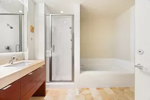 3570 S River Pkwy, Portland, OR 97239 - Photo 23