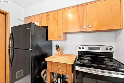 917 SE 168th Ave, Portland, OR 97233 - Photo 9